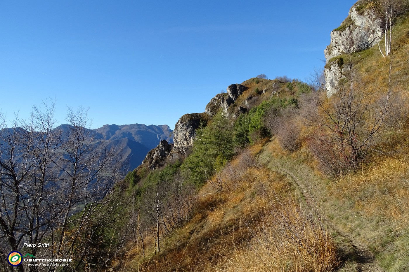 31 Sguardo indietro al Monte Corno.JPG